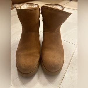 Women’s UGG booties Sz 8